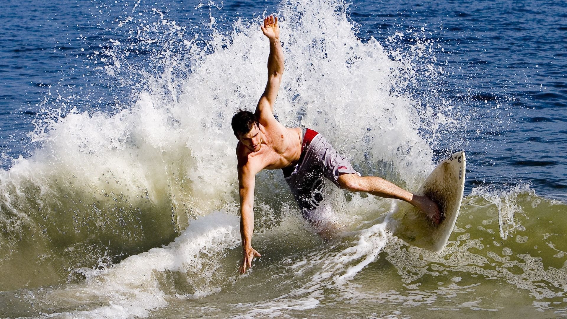 爱游戏智能体验-国际武术表演比赛，传统文化展现新魅力，2019国际武术竞赛规则